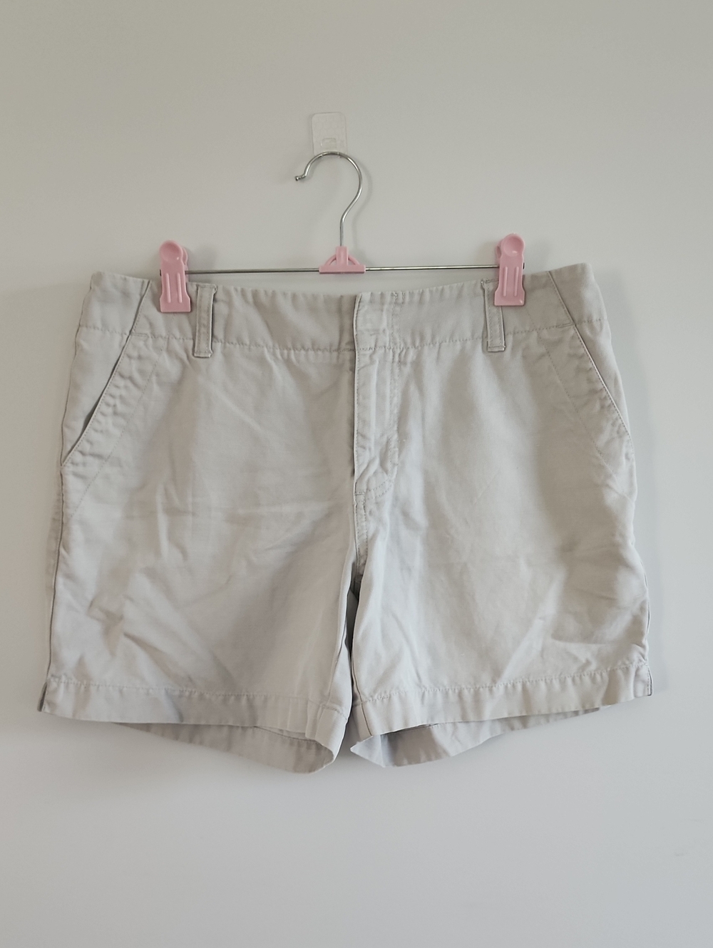 GAP Women's Sz 4 Light Beige Cotton Bermuda Shorts Preppy Casual Evreryday Wear